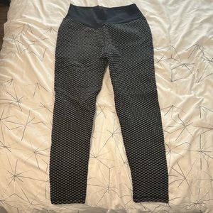 NWOT: Scrunch butt leggings